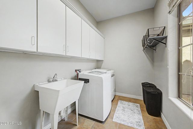 40802 N THUNDER HILLS Court, Phoenix, AZ 85086