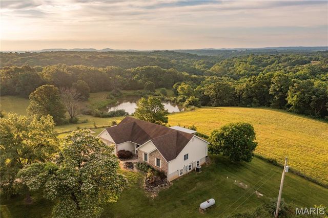 1010 Tick Ridge Road, Silex, MO 63377