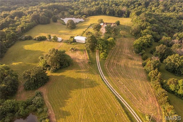 1010 Tick Ridge Road, Silex, MO 63377