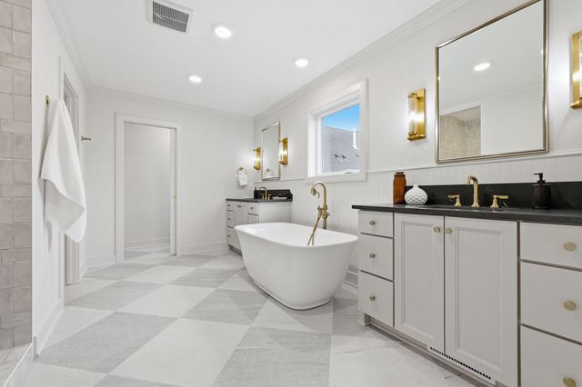 380 Laurel Curve, Golden Valley, MN 55426