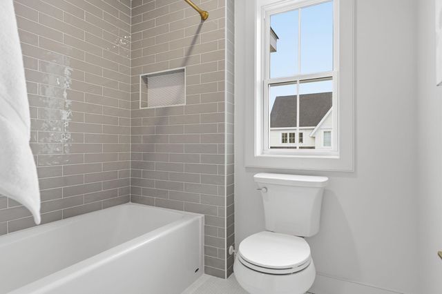 380 Laurel Curve, Golden Valley, MN 55426