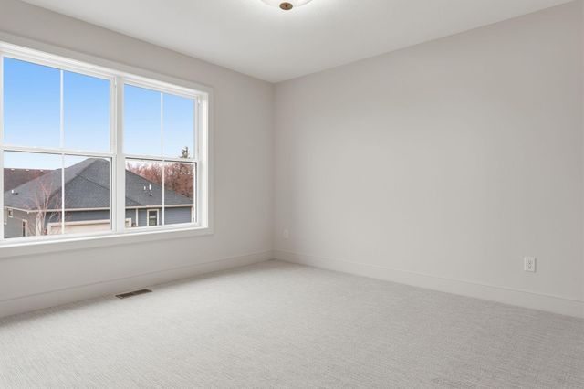 380 Laurel Curve, Golden Valley, MN 55426