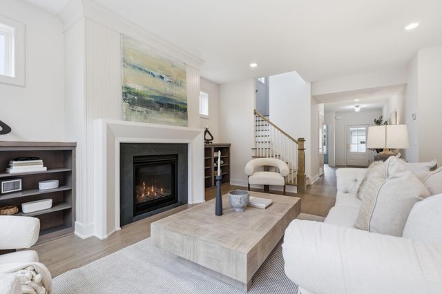 380 Laurel Curve, Golden Valley, MN 55426