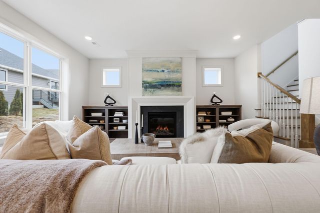 380 Laurel Curve, Golden Valley, MN 55426