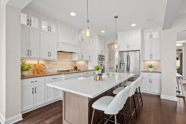 16568 Duluth Trail, Lakeville, MN 55044