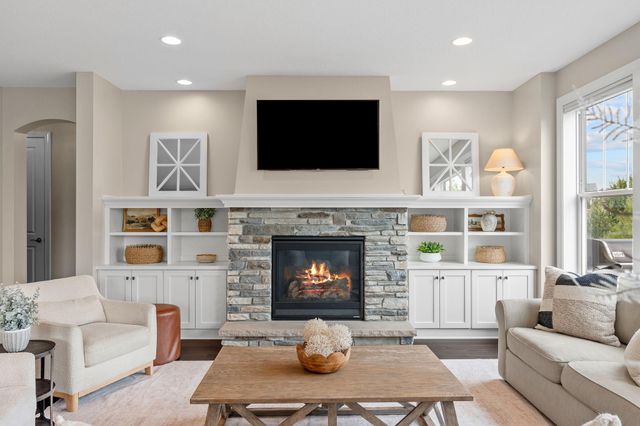 16568 Duluth Trail, Lakeville, MN 55044