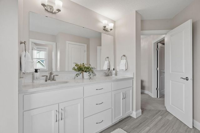 16568 Duluth Trail, Lakeville, MN 55044