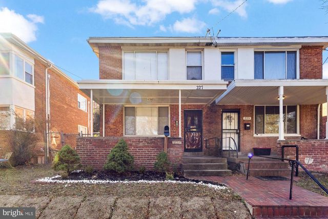 227 HAWAII AVE NE, Washington, DC 20011