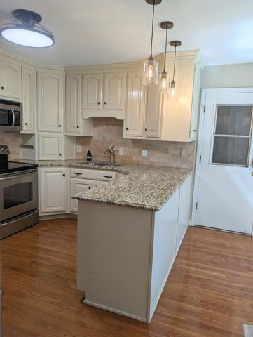 130 Nathan Forest DR, Hendersonville, TN 37075