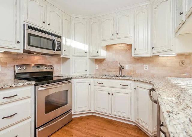 130 Nathan Forest DR, Hendersonville, TN 37075