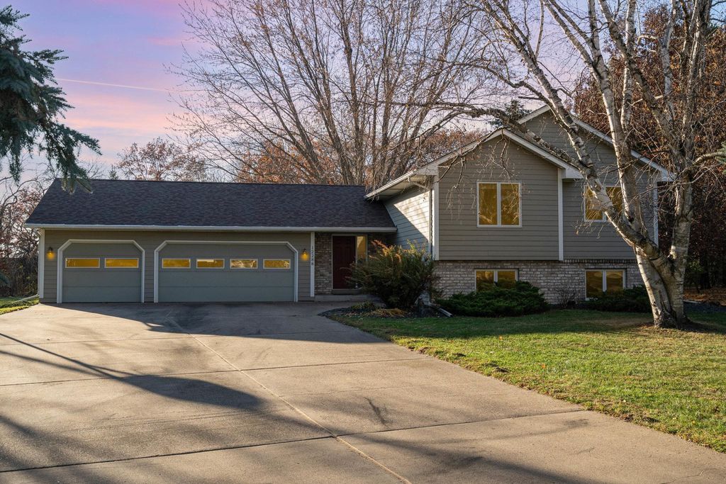 12288 Europa Avenue N, Hugo, MN 55110