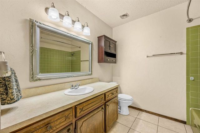1704 SE Indiana Ave, Lawton, OK 73501
