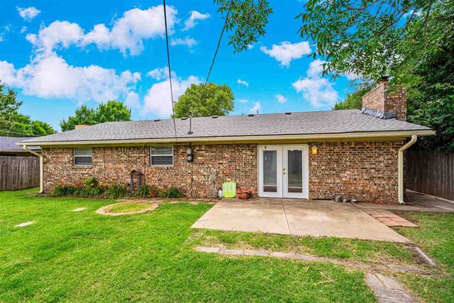 1704 SE Indiana Ave, Lawton, OK 73501