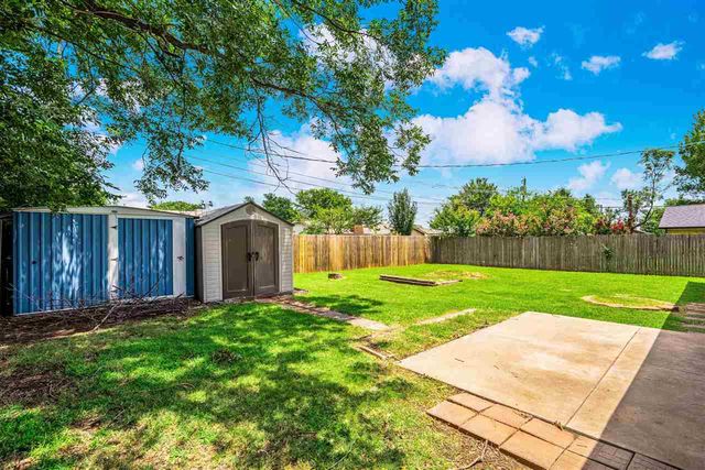 1704 SE Indiana Ave, Lawton, OK 73501