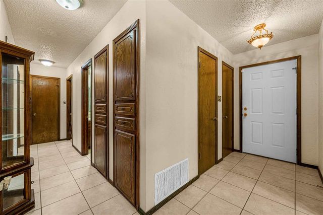 1704 SE Indiana Ave, Lawton, OK 73501