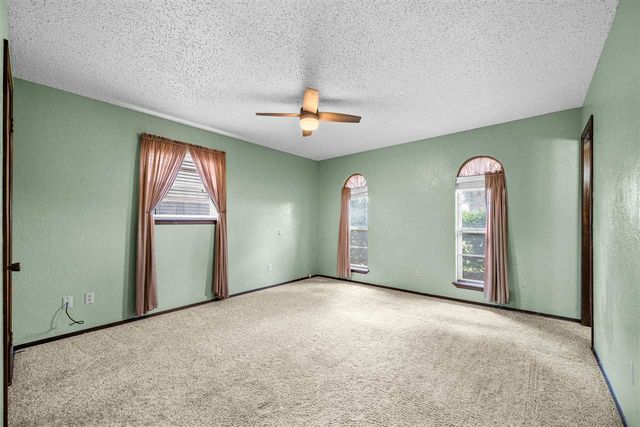 1704 SE Indiana Ave, Lawton, OK 73501