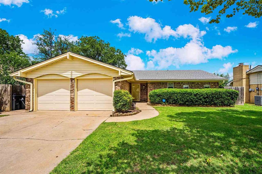 1704 SE Indiana Ave, Lawton, OK 73501