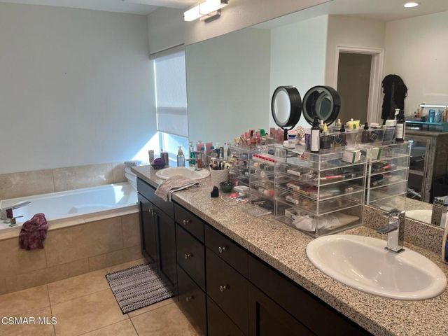 1204 Vista Heights Court, Newbury Park, CA 91320