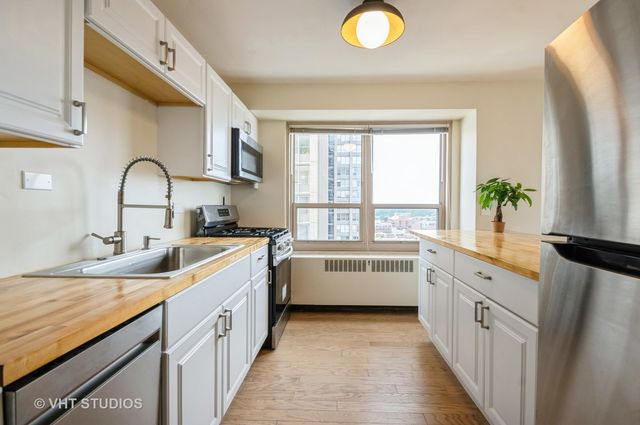 3950 N Lake Shore Drive 1511, Chicago, IL 60613