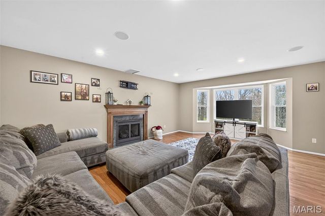 1222 Pinehurst Club Court, O'fallon, MO 63366