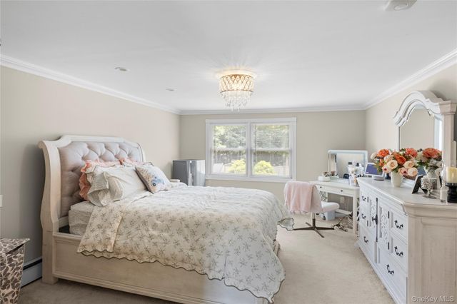 6 Stratton Lane, Stony Brook, NY 11790