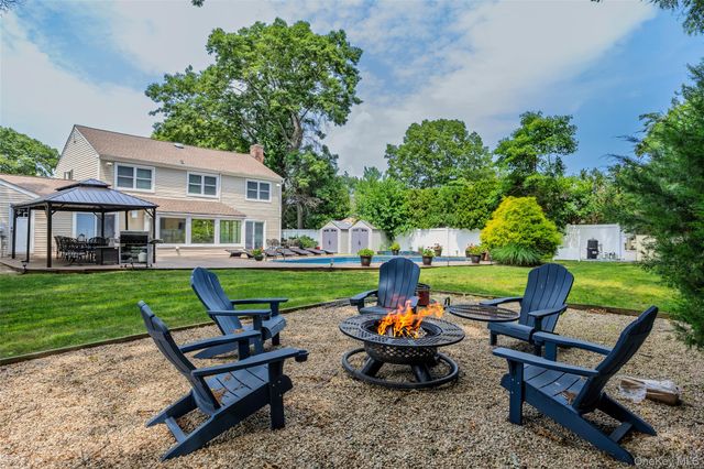 6 Stratton Lane, Stony Brook, NY 11790