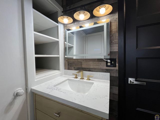 510 Cottonwood ST, Emporia, KS 66801