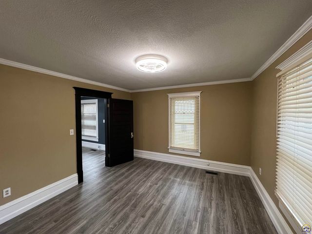 510 Cottonwood ST, Emporia, KS 66801