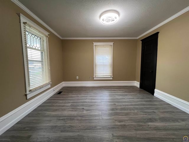 510 Cottonwood ST, Emporia, KS 66801