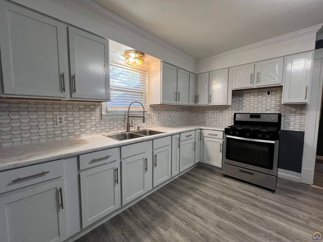 510 Cottonwood ST, Emporia, KS 66801