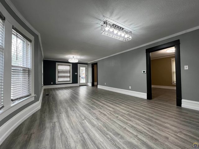 510 Cottonwood ST, Emporia, KS 66801