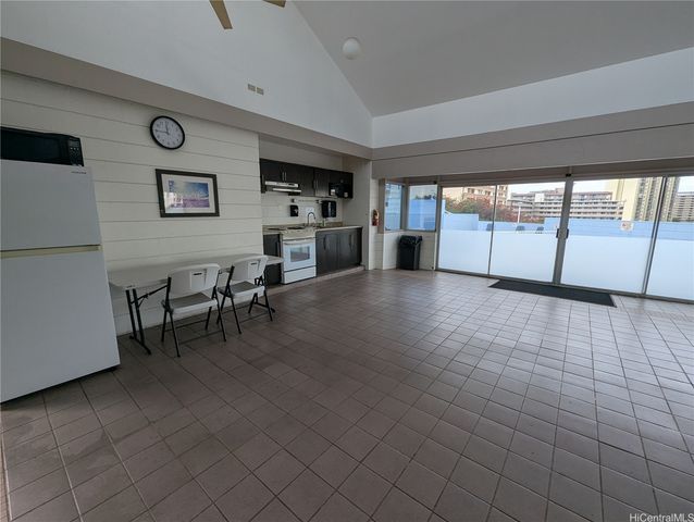 3045 Ala Napuaa Place 1607, Honolulu, HI 96818