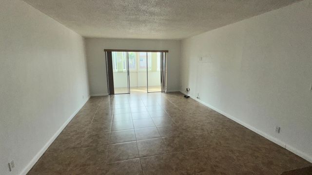 715 Lori Drive 201, Palm Springs, FL 33461