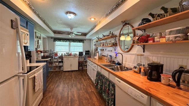 8822 E CRESCO LANE, Inverness, FL 34450