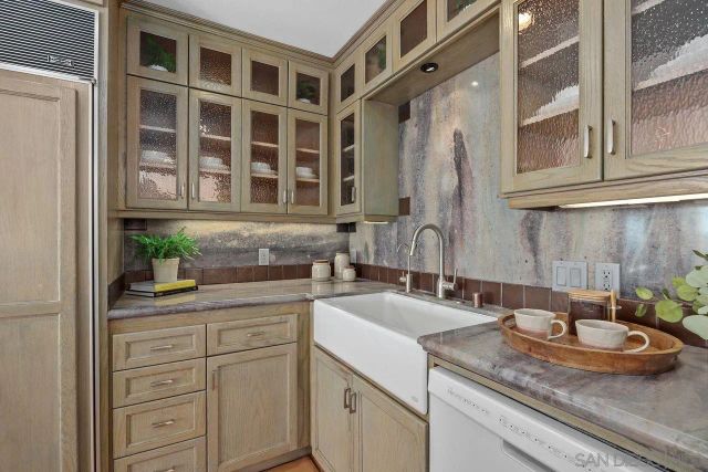 2326 Oxford Ave, Cardiff, CA 92007