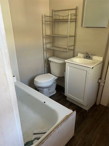 4044 2nd Avenue, Des Moines, IA 50313