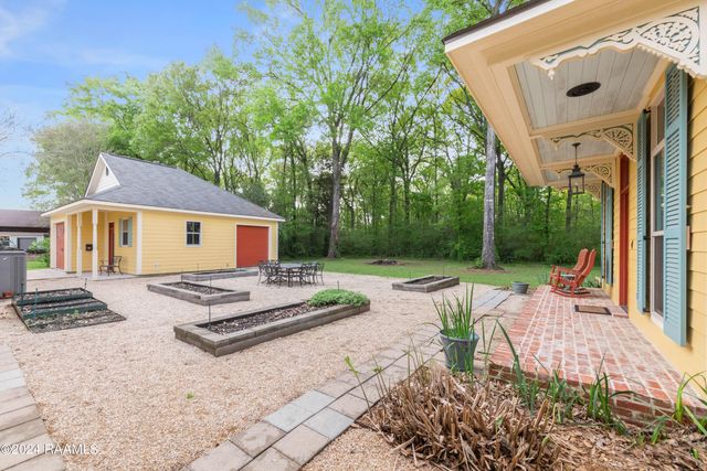 529 Rue La Belle, Breaux Bridge, LA 70517