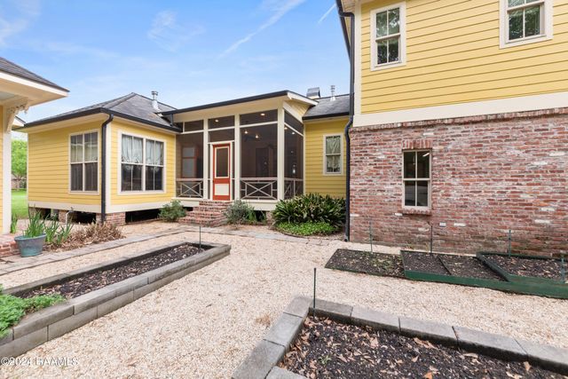 529 Rue La Belle, Breaux Bridge, LA 70517