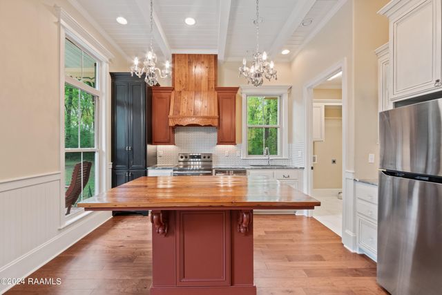 529 Rue La Belle, Breaux Bridge, LA 70517