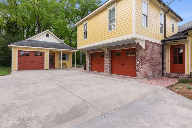 529 Rue La Belle, Breaux Bridge, LA 70517