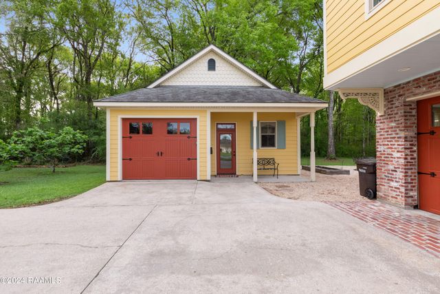 529 Rue La Belle, Breaux Bridge, LA 70517