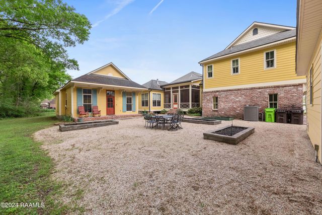 529 Rue La Belle, Breaux Bridge, LA 70517