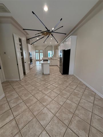 2 Milan Estates, Houston, TX 77056