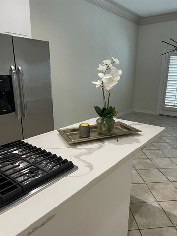 2 Milan Estates, Houston, TX 77056