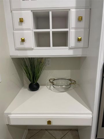 2 Milan Estates, Houston, TX 77056