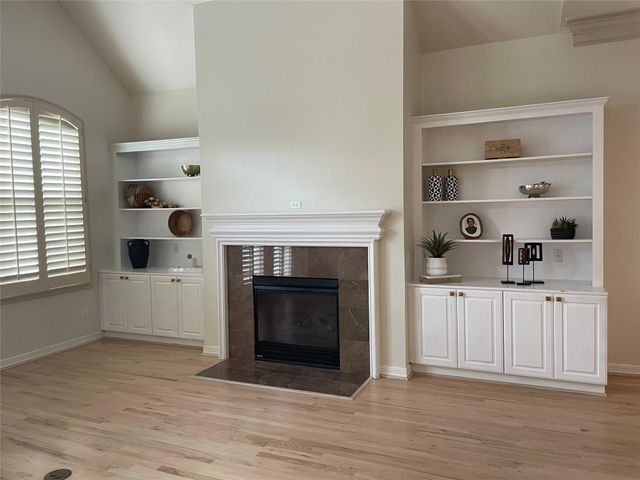 2 Milan Estates, Houston, TX 77056