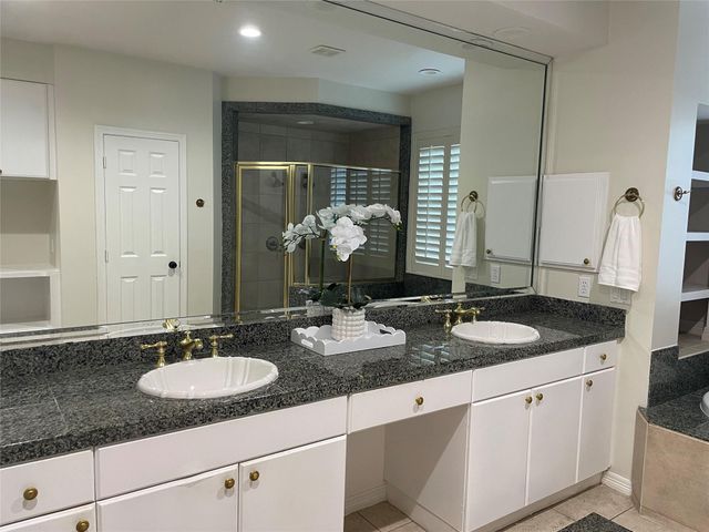 2 Milan Estates, Houston, TX 77056