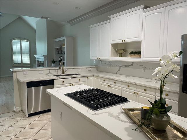 2 Milan Estates, Houston, TX 77056