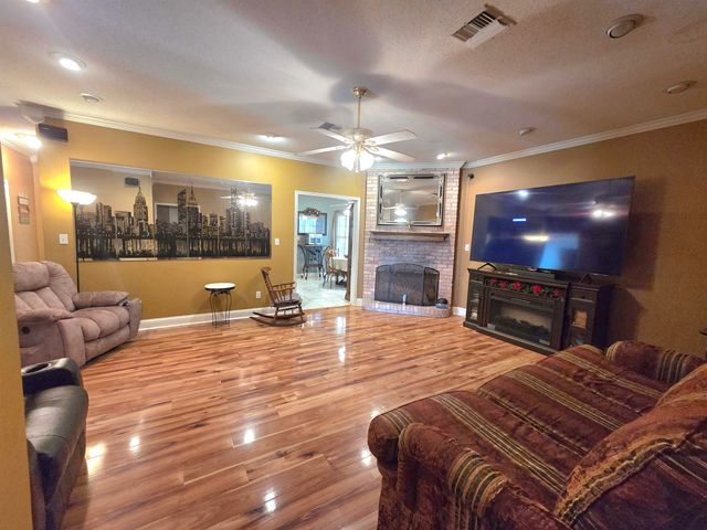 919 Delmar Avenue, Bayou Vista, LA 70380