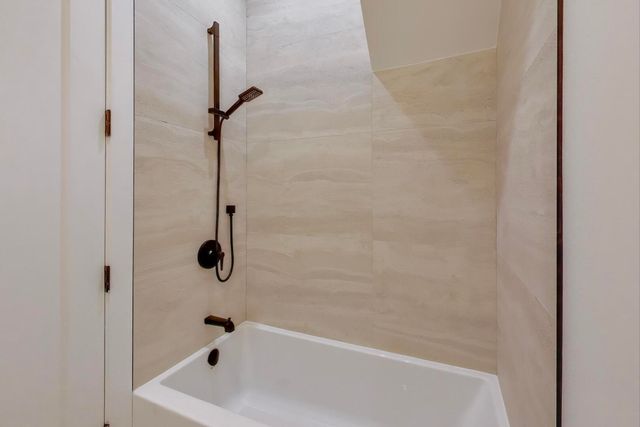 2456 W Cortez Street 2E, Chicago, IL 60622